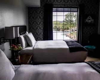 Waterfront Hotel - Prairie du Chien - Спальня