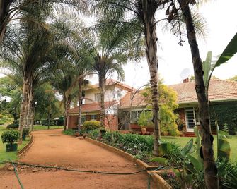 Hillside Manor - Bulawayo - Outdoors view