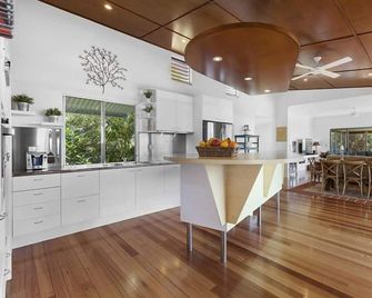 Big Sky at Sunrise, Sunrise Beach - Sunrise Beach - Kitchen