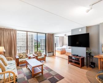 Spacious 14th Floor Corner Suite, Partial Diamond Head And Ocean Views, Free Parking! - Honolulu - Living room