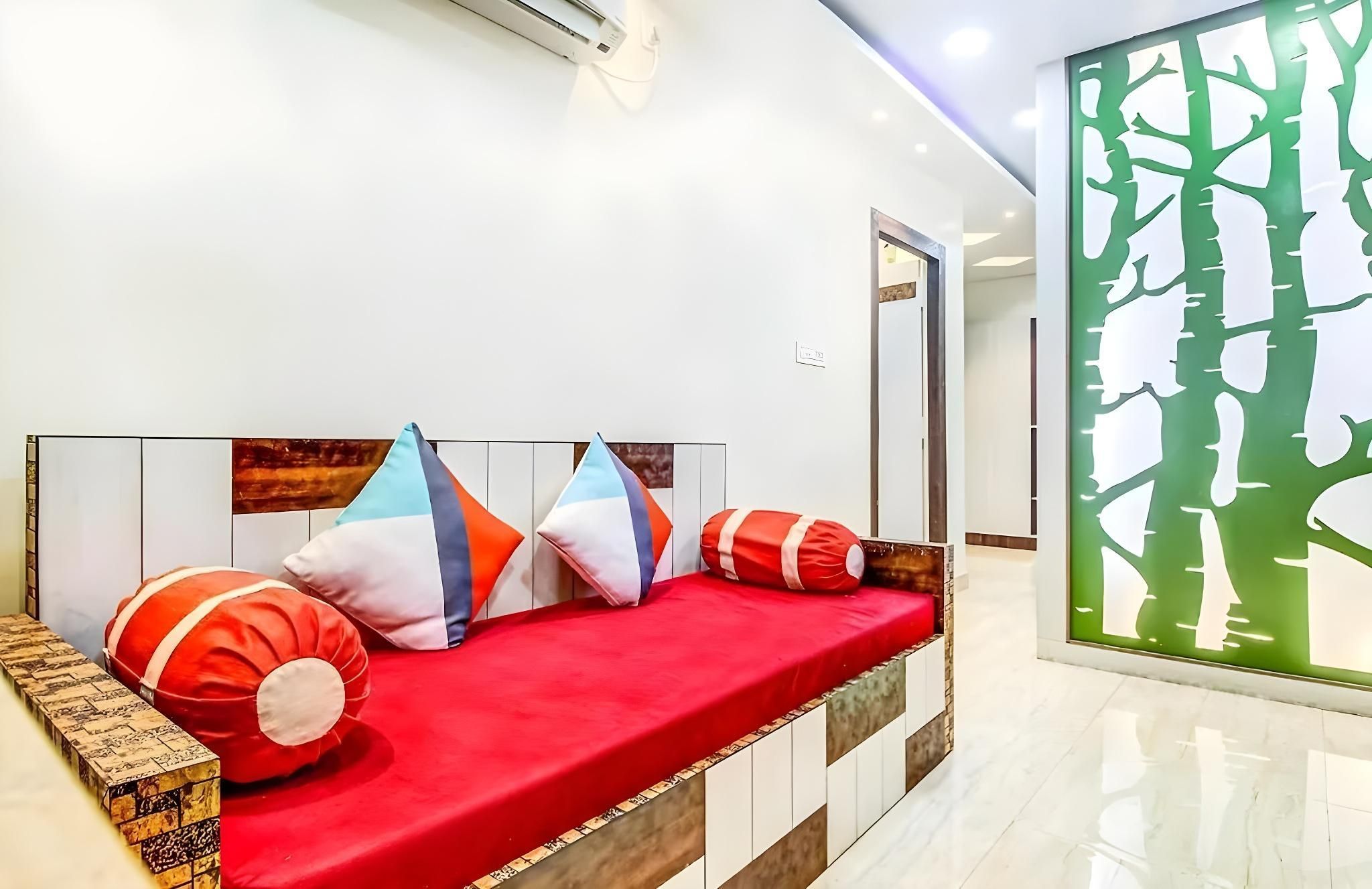Green Edge Regency - 3 star facilities - near Ruby - כלכולתה - סלון