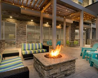 Home2 Suites by Hilton Norfolk Airport - Norfolk - Edifício
