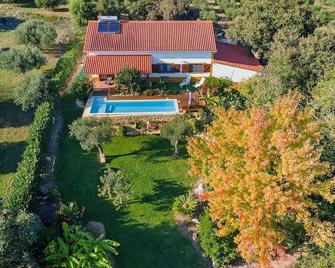 Striking Holiday Home in Carcavelos - Soure - Piscina