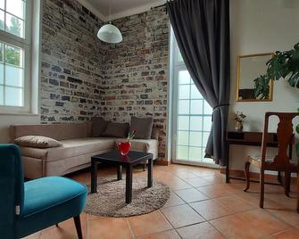 Leipzig Ferienwohnung in ruhiger Lage - Leipzig - Living room