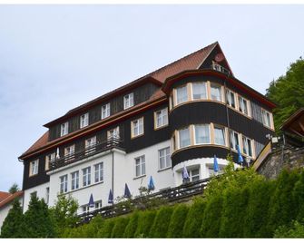 Pension & Restaurant ' Zum Harzer Jodlermeister' - Thale - Building