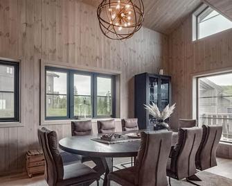 Amazing Apartment In Nesbyen With Sauna - Nesbyen - Dining room