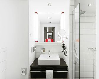 Dormero Hotel Frankfurt - Francoforte - Bagno