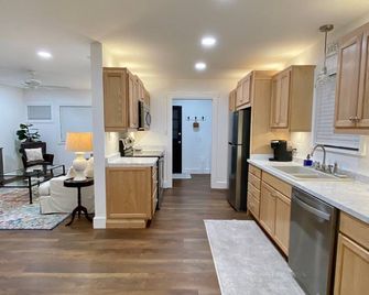 Three Bedroom Home in Brewton, Alabama - Brewton - Kitchen