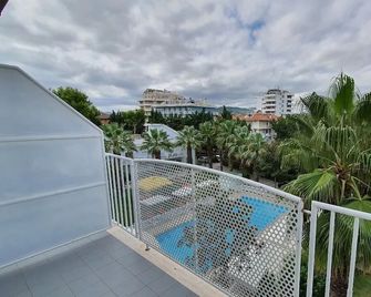 Centro Vacanze Domus M.G. - San Benedetto del Tronto - Balcony