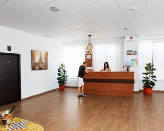 Corner Center Rental - Buzău - Front desk