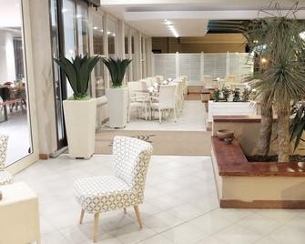 Hotel Aurea - Rimini - Patio