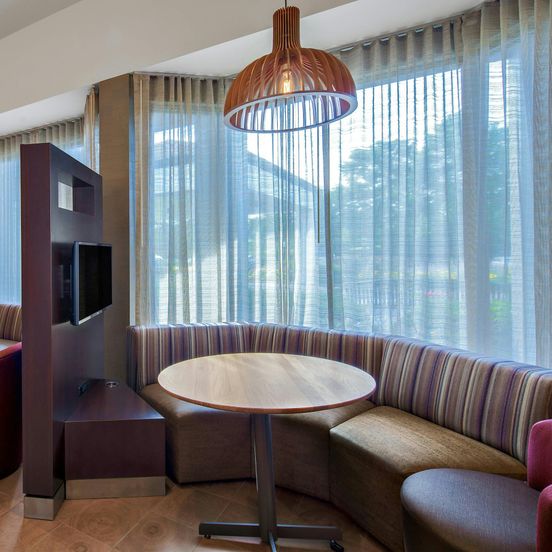 Courtyard by Marriott Pittsburgh Airport image 1
