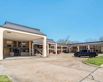 Econo Lodge Pearl - Pearl - Building