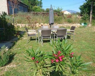 Le Jasmin - Montagnac-Montpezat - Patio