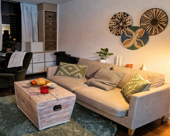 Small apartment with a patio - Estocolmo - Sala de estar
