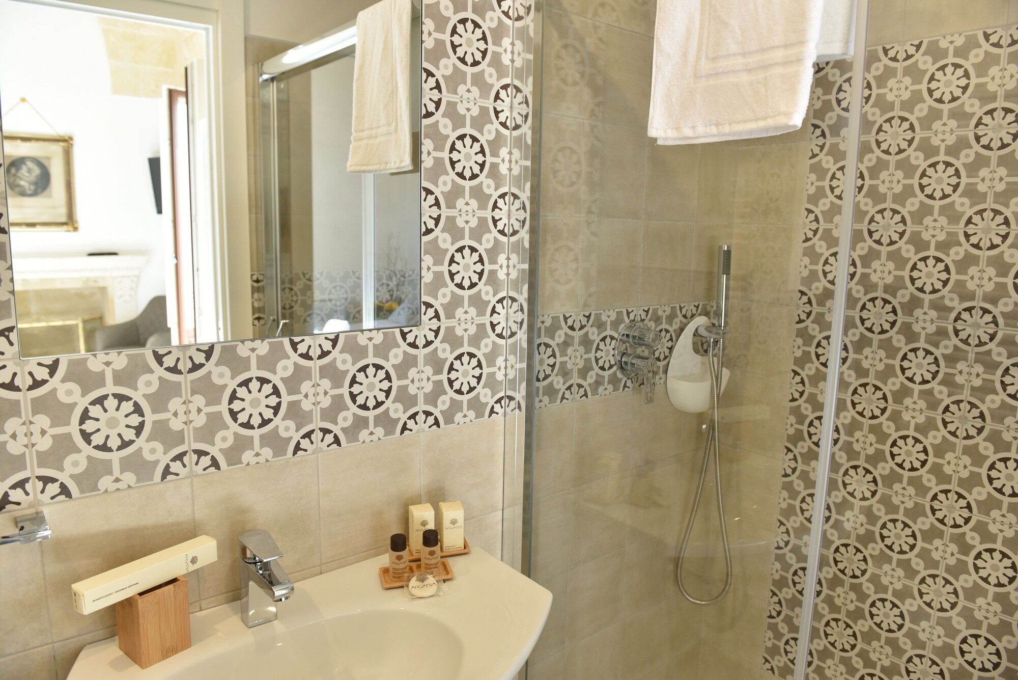 Tobacco Suite from $52. Mesagne Hotel Deals & Reviews