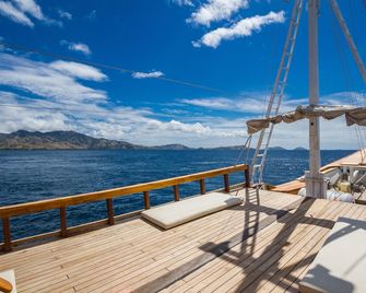 Kelana Boat - Labuan Bajo - Μπαλκόνι