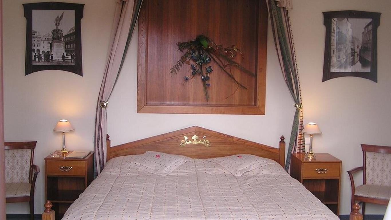 River Star Hotel