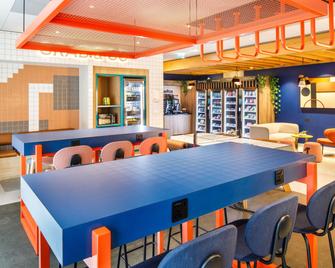 ibis budget Manchester Airport - Manchester - Bar