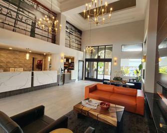 La Quinta Inn & Suites by Wyndham San Francisco Airport West - Millbrae - Recepción