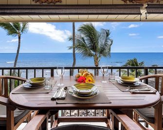 Oceanfront, Top Floor, Two-Bedroom / Updated including split system AC! - Kailua-Kona - Balcony