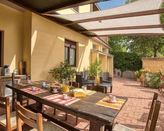 Amazing Home In Chianciano Terme - Chianciano Terme - Innenhof