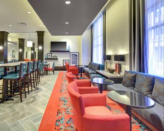 Hampton Inn & Suites Roanoke Downtown - Roanoke - Restaurante