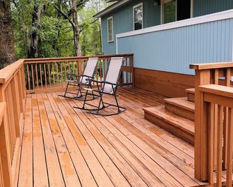 Springs Escape, Private, Pet Friendly, Fully Fenced & Parking - Trenton - Balcony