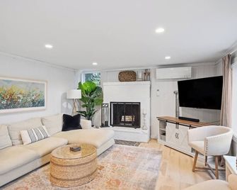 Loon's Ledge Lakehouse - Northwood - Sala de estar