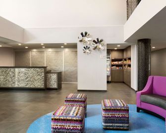 هوموود سويتس باي هيلتون ويليامزبيرج - وليامز (فرجينيا) - ردهة