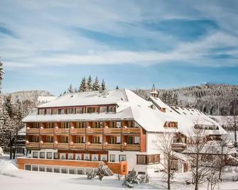 Kaisers Tanne - Premium Alles Inklusive Hotel - Breitnau - Building