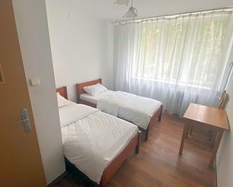 Lesna Polana - Raszyn - Habitación