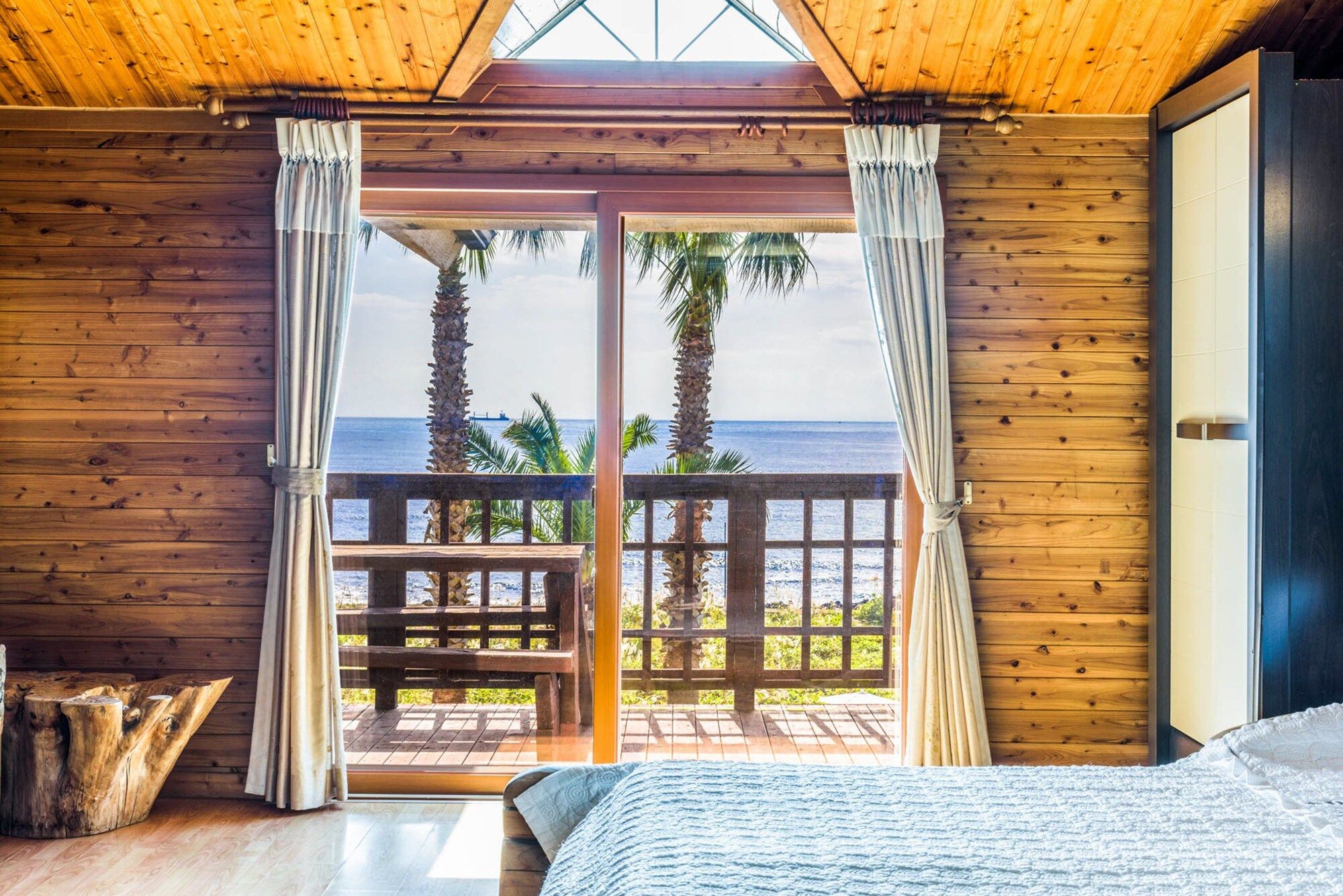 لونج بيتش بنسيون