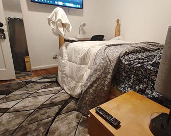 1 Room in our home in Salt Lake City Near International Airport and Fair Park - Salt Lake City