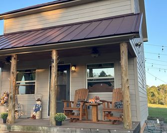 The Orchard Cabin Cozy Retreat Among App - Hamptonville - Patio