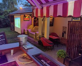 Nora Guesthouse Bed and Breakfast - Zamárdi - Patio