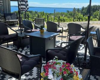 Live the Vineyard Life at The Grand View 2 @ Willow Winery - Suttons Bay
