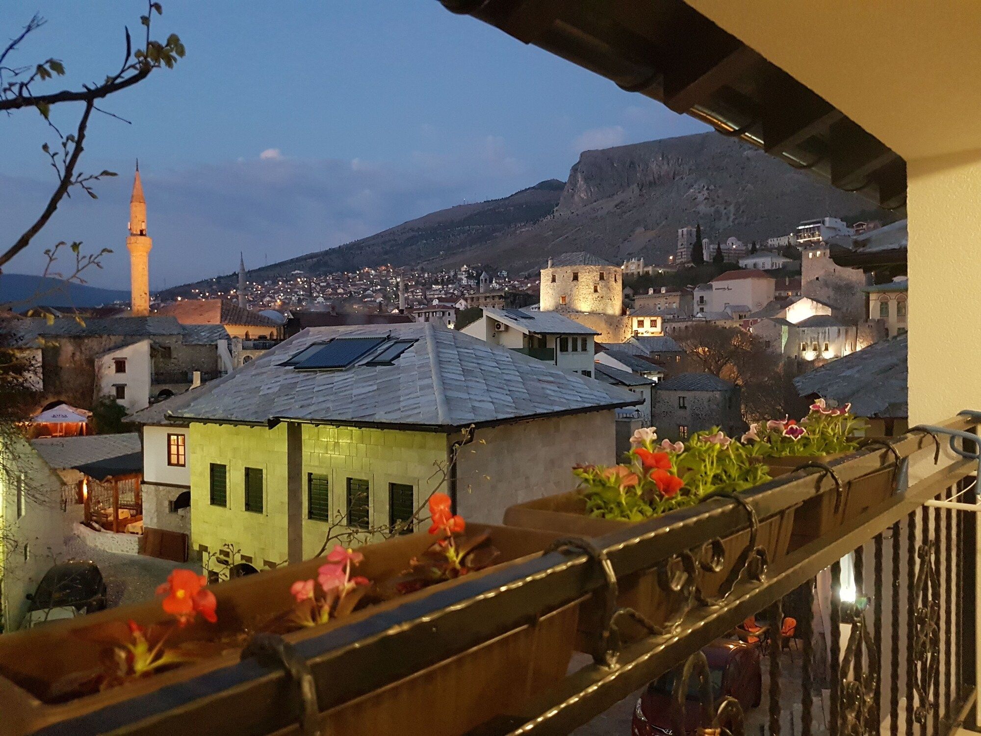 فيلا كارداك - موستار - شرفة