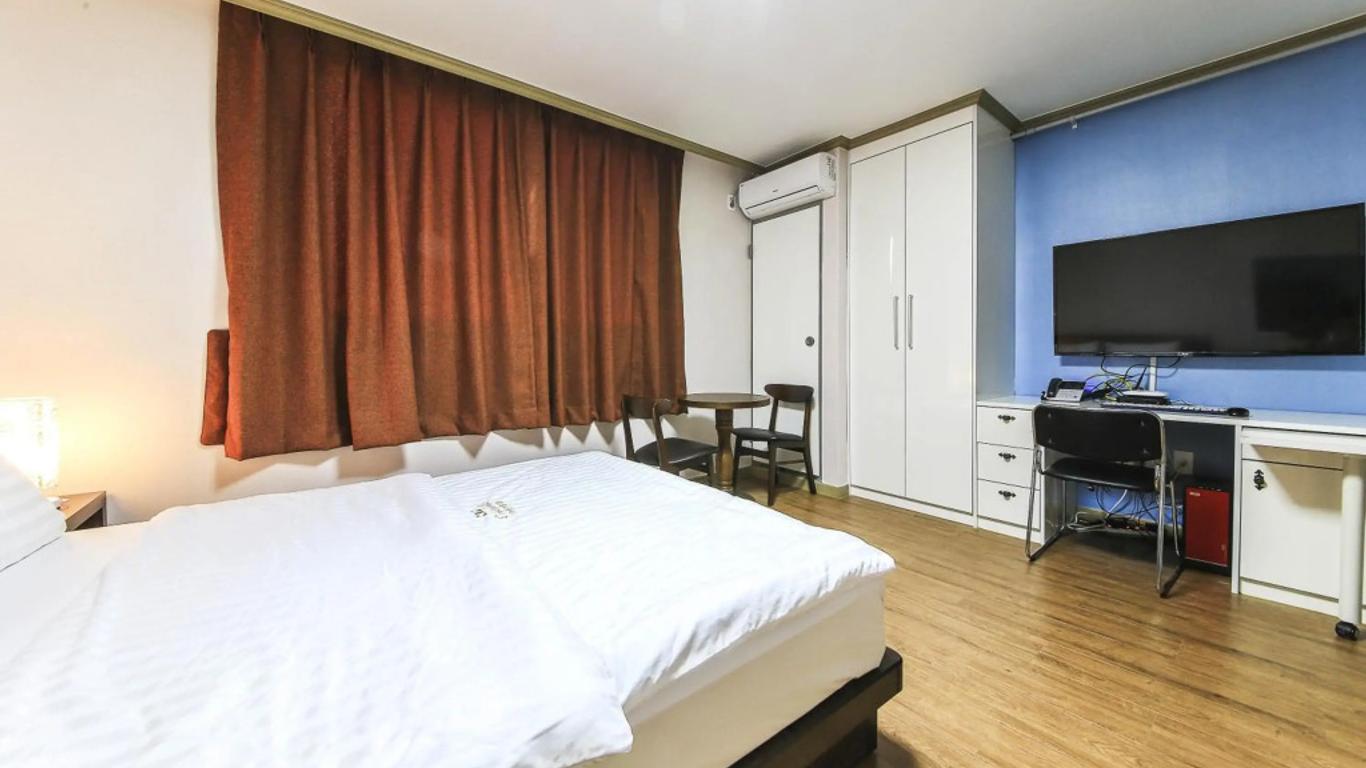 Crystal Residence Hotel