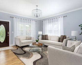 Hot Tub, Views & Game Room - 20 min to Downtown Asheville! - Mars Hill - Sala de estar