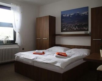 Hotel Pod Radnici - Mährisch-Schönberg - Schlafzimmer