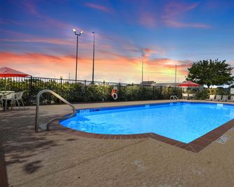 Hampton Inn & Suites Houston - Rosenberg - Rosenberg - Pool