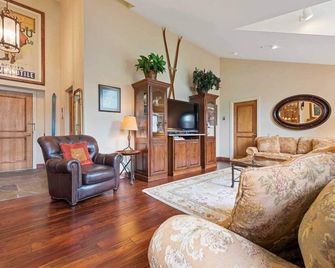 2 Bedroom Luxury Condo In Beaver Creek Village - Ski Inski Out - Beaver Creek - Sala de estar