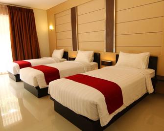 Zuri Resort Cipanas - Chse Certified - Cipanas - Bedroom