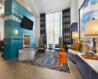 Hampton Inn & Suites Herndon-Reston - Herndon - Oturma odası