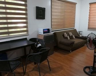 Casa Rafael - Coron - Living room