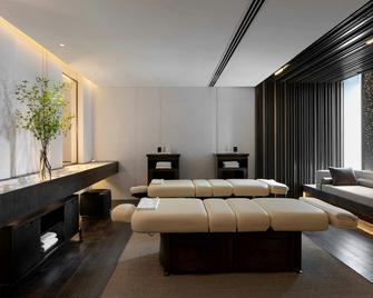 JW Marriott Marquis Hotel Shanghai Pudong - Shanghai - Living room