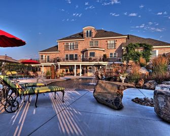 Cameo Heights Mansion - Touchet - Piscina