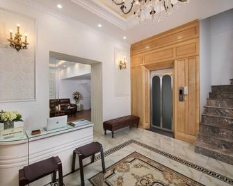 Trang Trang Premium Hotel - Hanoi - Front desk