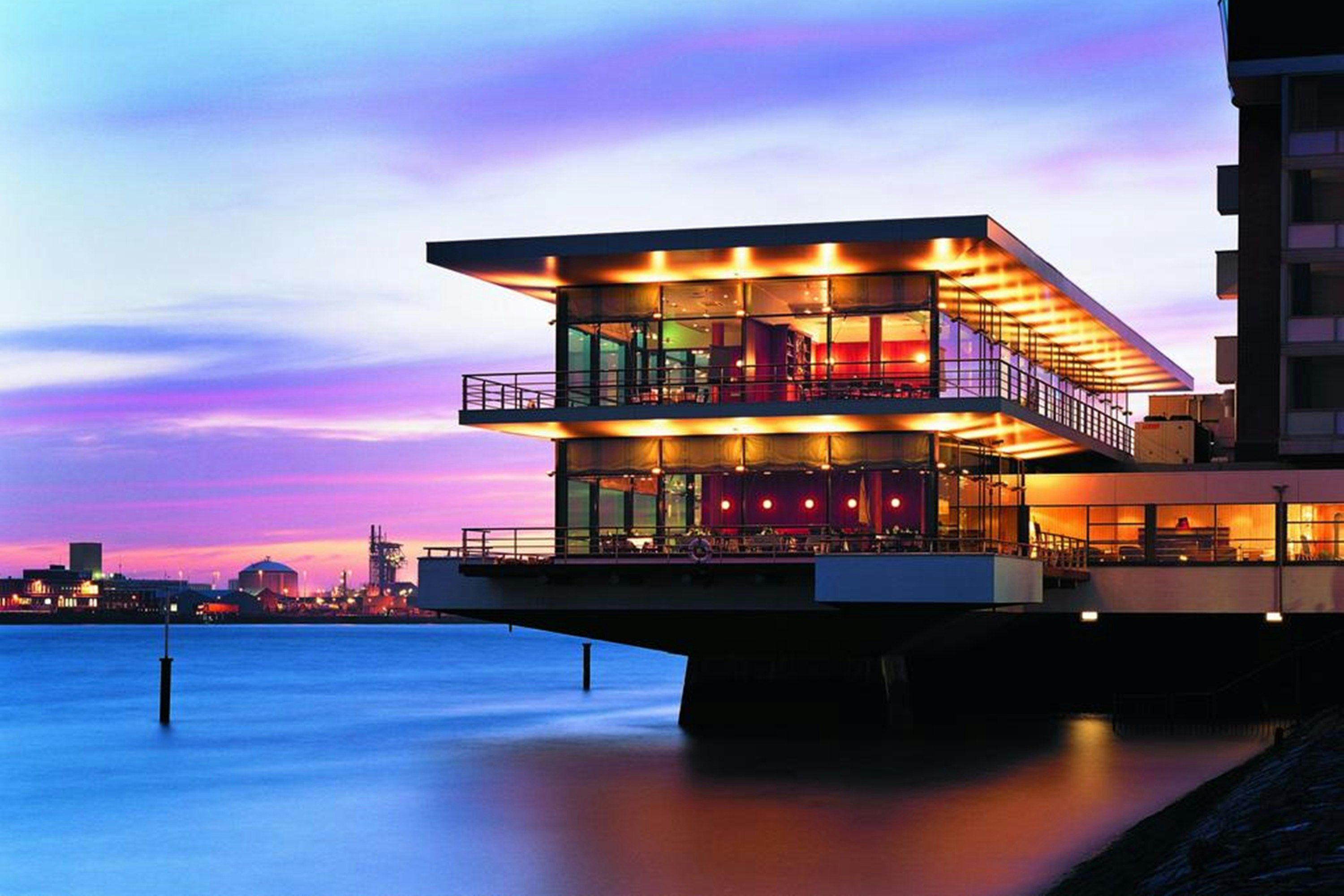 Delta Hotel thumbnail 2